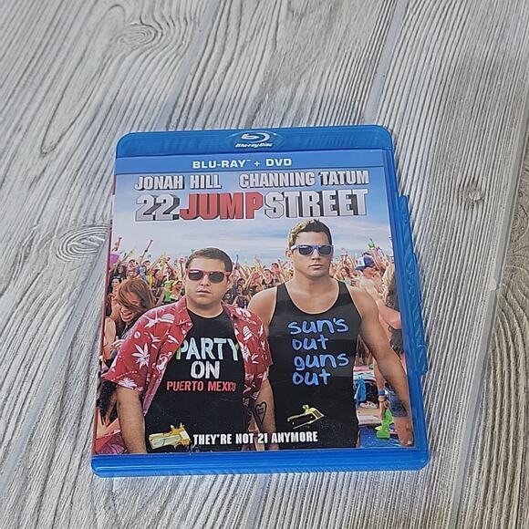 Lot of 5 Blu-Ray Movies, Les Mis, Burlesque, Date Night, Safe Haven, 22 Jump - Picture 6 of 6